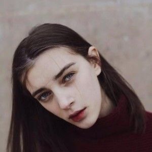 Meet your Posher, Leona